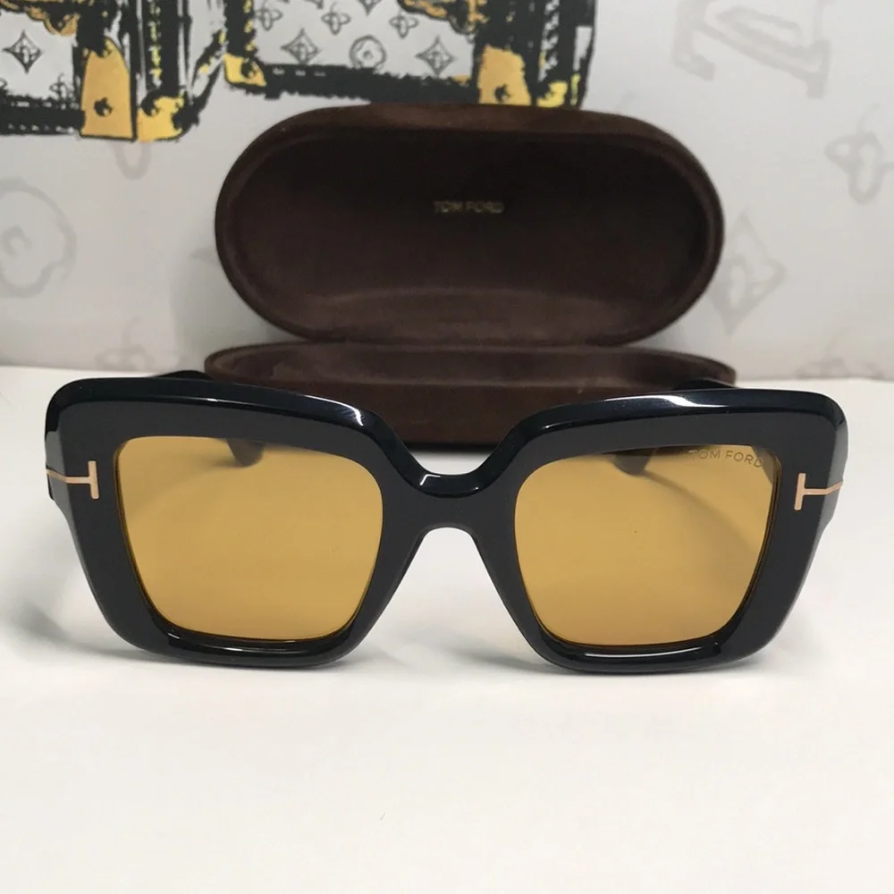 New Authentic Tom Ford TF1157 01E “Esme” Sunglasses – Shiny Black with Brown Len